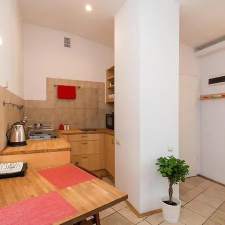 Modern Apartment In The Heart Of The Old Town Apartment
